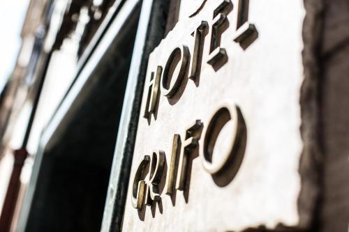 Hotel Grifo - Tap to explore photos