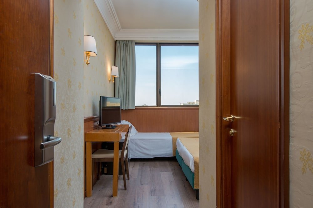 Hotel The Brand Room Type - Standard Triple Room