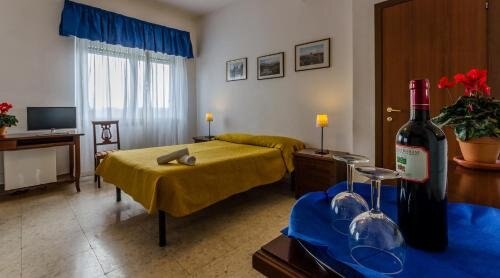 Hotel Antico Acquedotto - Tap to explore photos