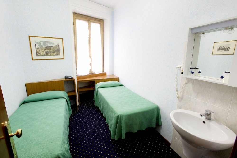 Hotel Adriatic Room Type - Twin Room (Private External Bathroom)