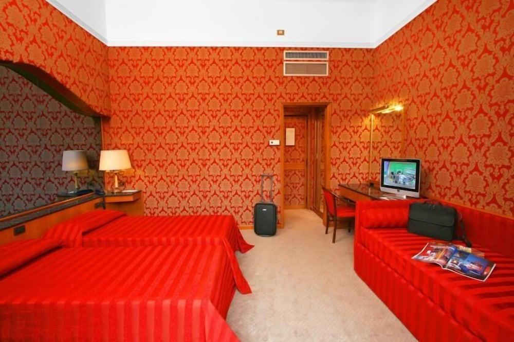 Hotel Arcangelo Room Type - Standard Triple Room Hotel Arcangelo Room Type - Standard Triple Room