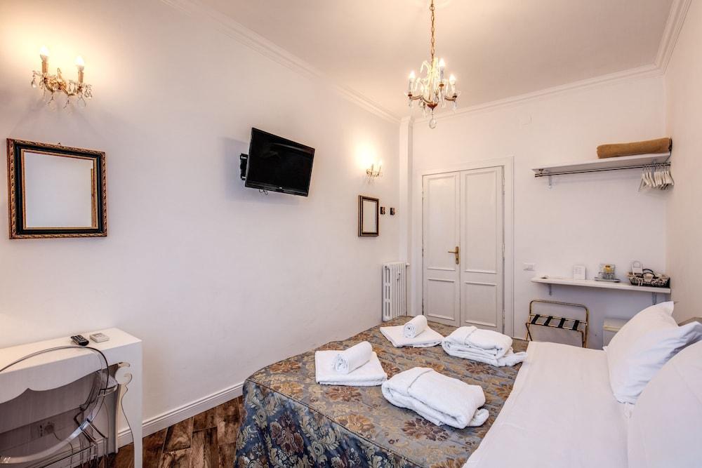 Astoria Palace Room Type - Economy Double or Twin Room with External Bathroom