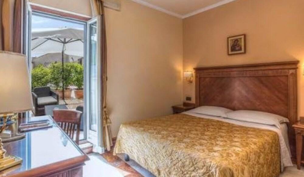 Tmark Hotel Vaticano Room Type - Junior Suite, Balcony, City View
