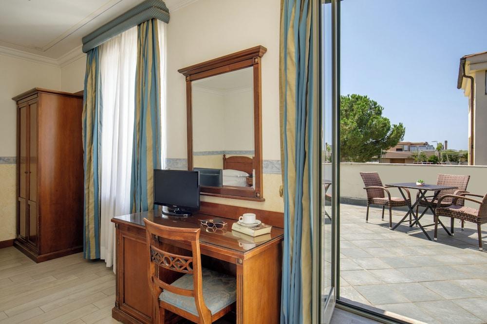 Hotel Alessandrino Room Type - Triple Room Hotel Alessandrino Room Type - Triple Room