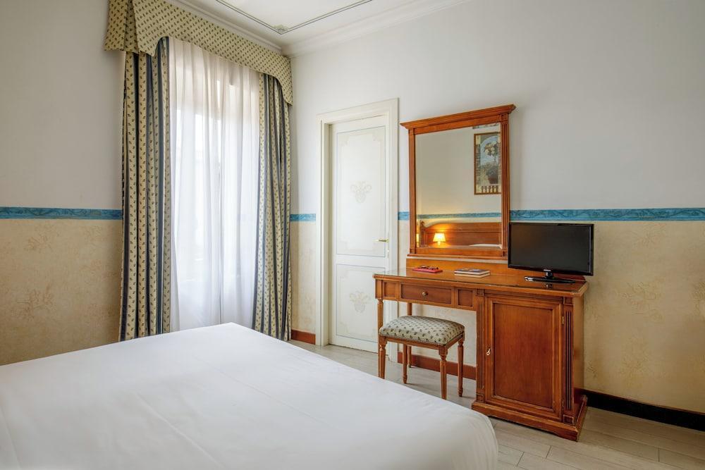 Hotel Alessandrino - Tap to explore photos