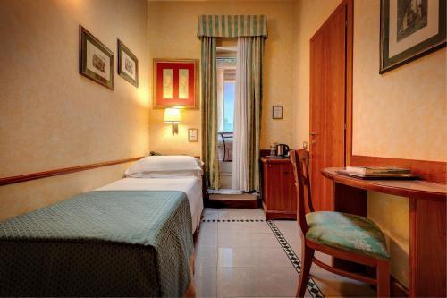 Hotel Amalfi - Tap to explore photos