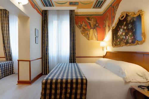 Hotel Amalfi - Tap to explore photos