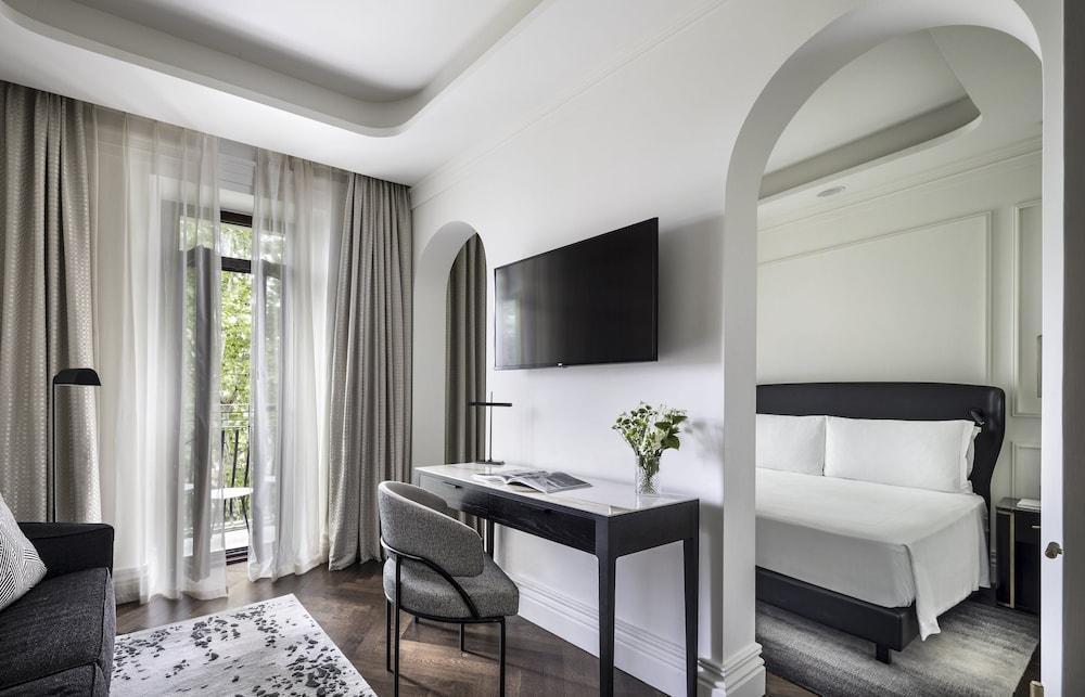 Intercontinental Rome Ambasciatori Palace Room Type - Junior Suite, 1 King Bed, Balcony (Via Veneto View) Intercontinental Rome Ambasciatori Palace Room Type - Junior Suite, 1 King Bed, Balcony (Via Veneto View)