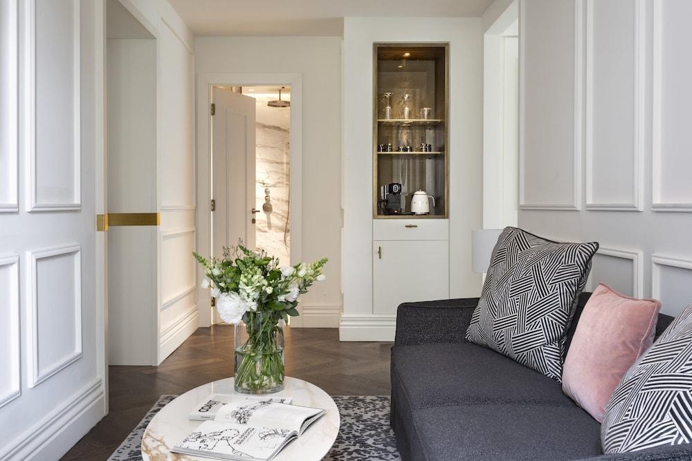 Intercontinental Rome Ambasciatori Palace Room Type - 1 Bedroom Suite Via Veneto View
