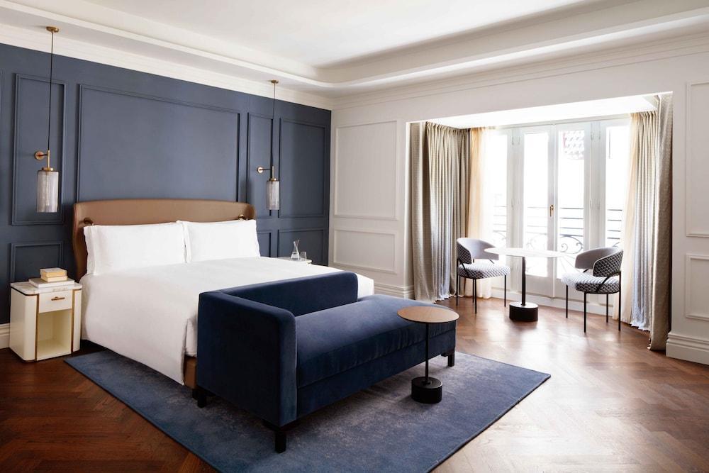 Intercontinental Rome Ambasciatori Palace Room Type - Premium Room, 1 King Bed, Balcony (Via Veneto View) Intercontinental Rome Ambasciatori Palace Room Type - Premium Room, 1 King Bed, Balcony (Via Veneto View)