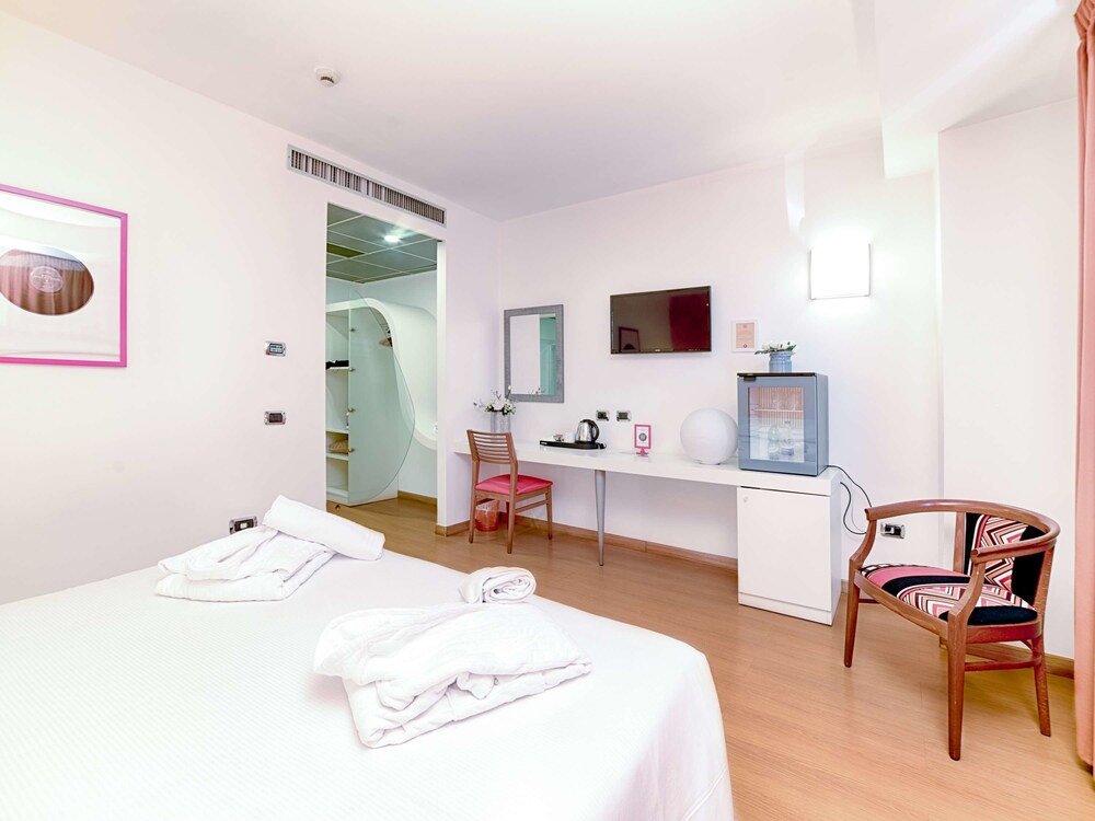 ibis Styles Roma Vintage Hotel - Tap to explore photos