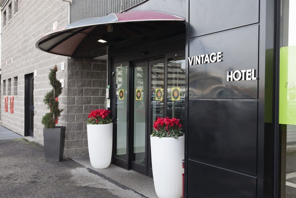 ibis Styles Roma Vintage Hotel - Tap to explore photos
