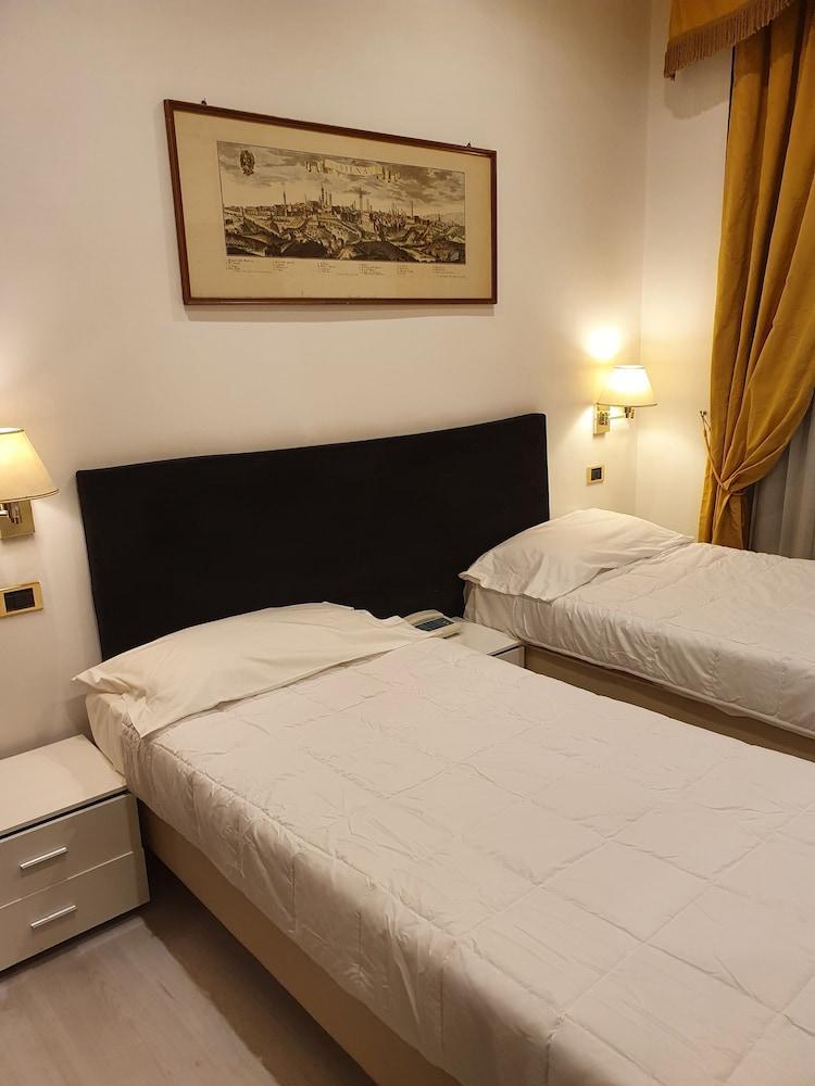 LH Hotel Andreotti Room Type - Economy Double Room