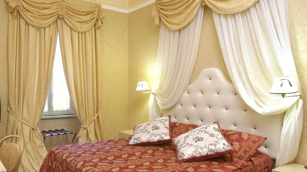 LH Hotel Andreotti Room Type - Deluxe Double Room
