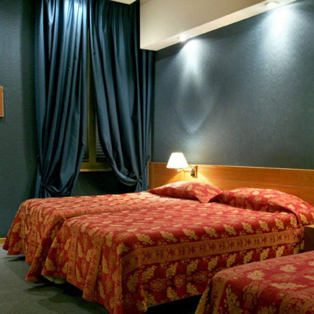LH Hotel Andreotti Room Type - Standard Triple Room