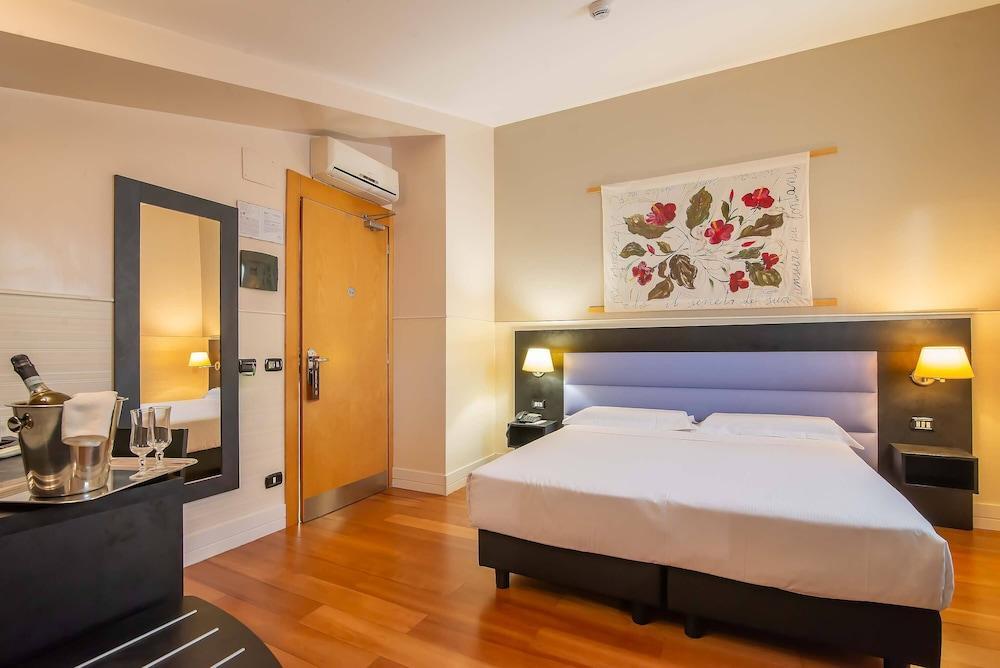 Hotel Aphrodite Room Type - Deluxe Double Room, Jetted Tub Hotel Aphrodite Room Type - Deluxe Double Room, Jetted Tub