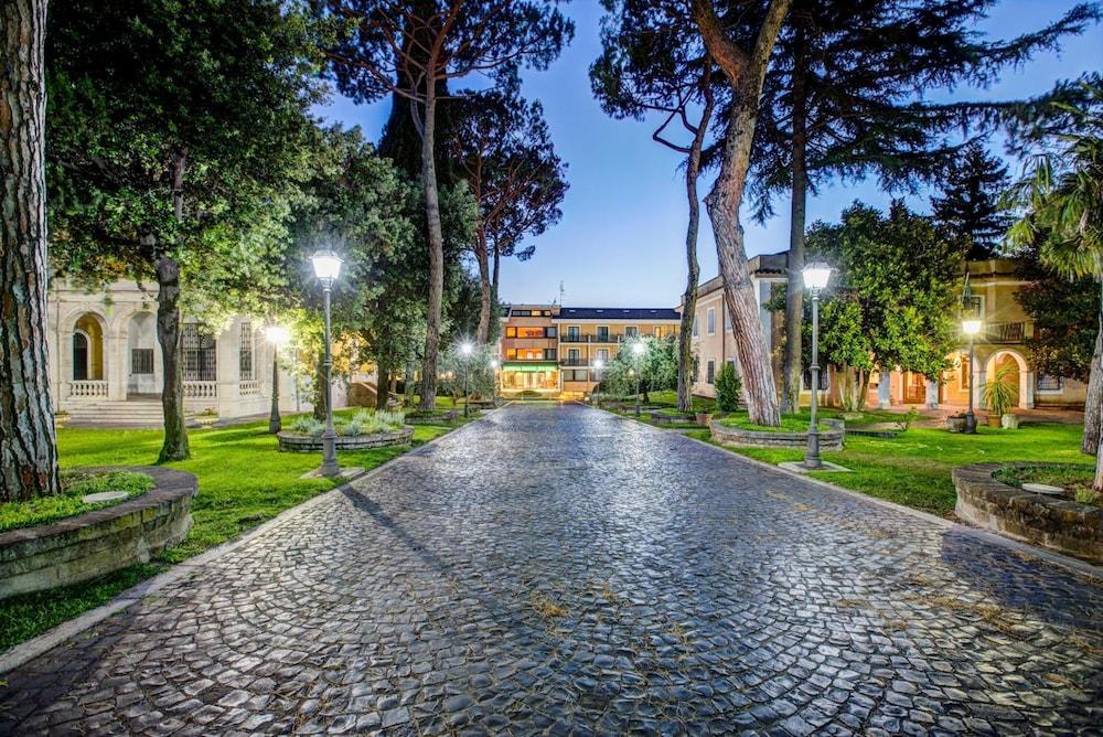Appia Park Hotel - Tap to explore photos
