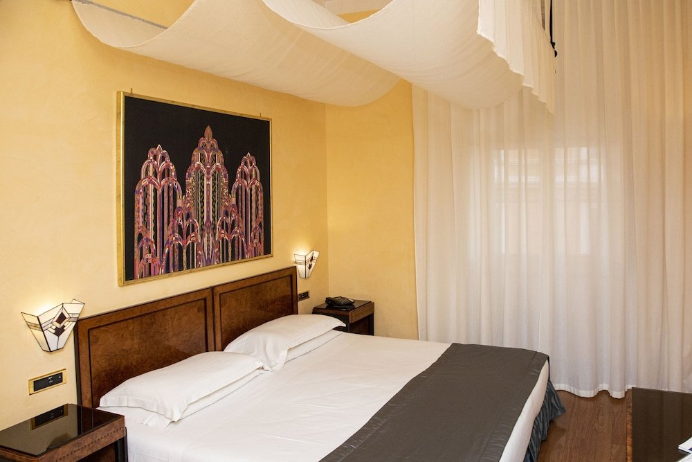 BEST WESTERN Artdeco Hotel - Tap to explore photos