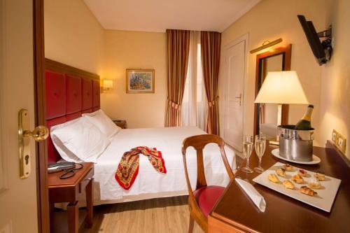 Best Western Hotel Astrid Room Type - Comfort Queen Room