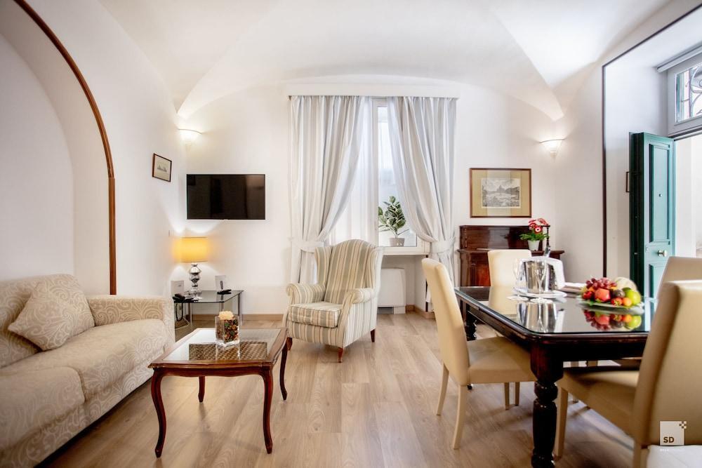 Aldrovandi Residence City Suites Room Type - Suite Senior Maxi