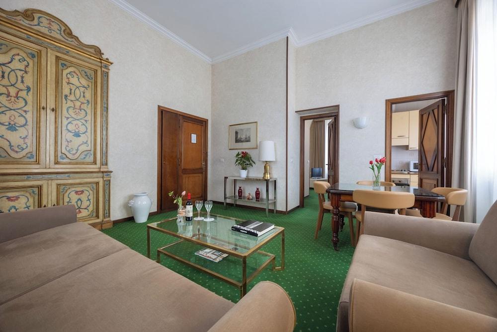 Aldrovandi Residence City Suites Room Type - Senior Suite