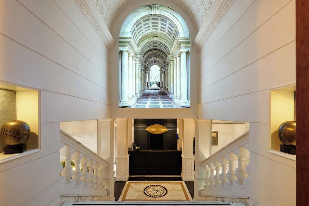 Hotel Barberini - Tap to explore photos