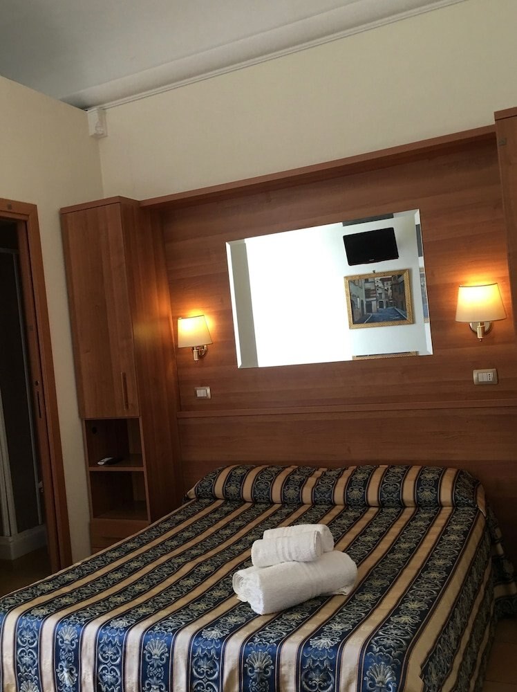 Hotel Bolognese Room Type - Superior Triple Room Hotel Bolognese Room Type - Superior Triple Room