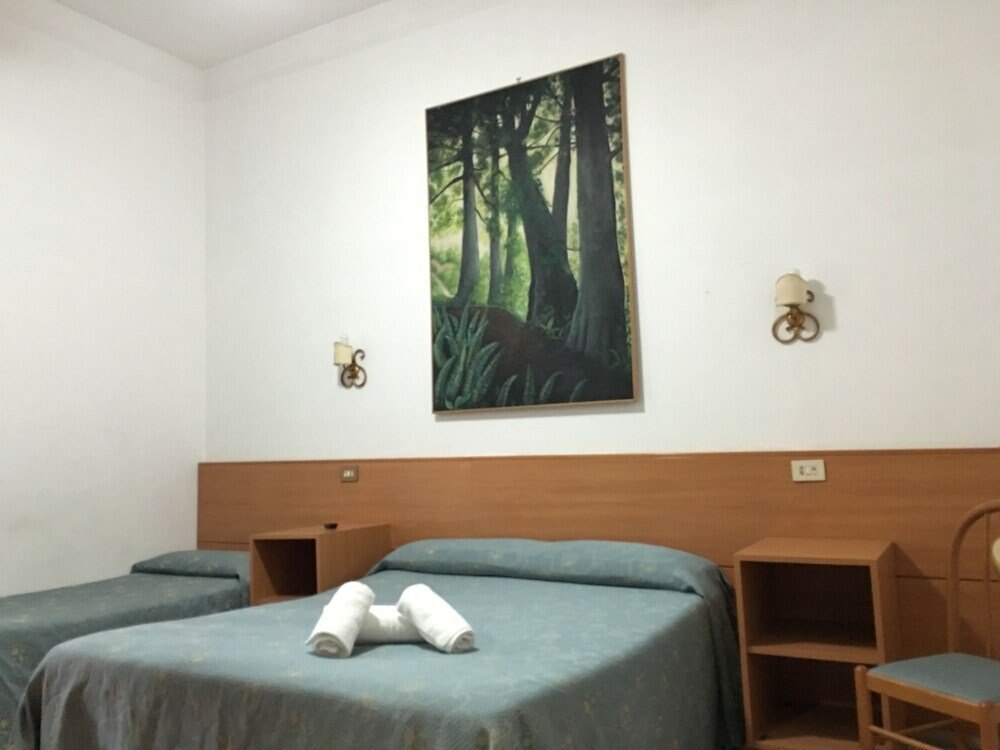 Hotel Bolognese Room Type - Standard Triple Room Hotel Bolognese Room Type - Standard Triple Room