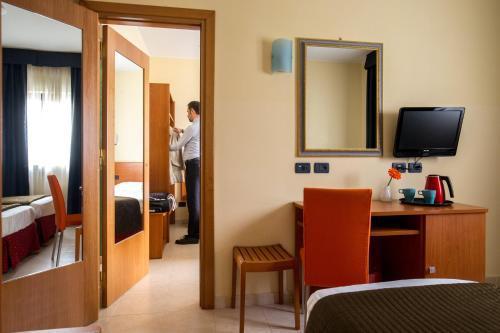 Best Western Blu Hotel Roma - Tap to explore photos