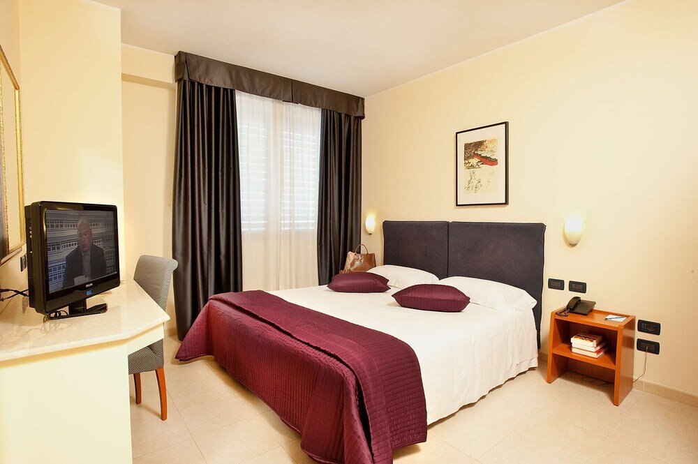 Best Western Blu Hotel Roma Room Type - Standard Room, 1 King Bed, Non Smoking