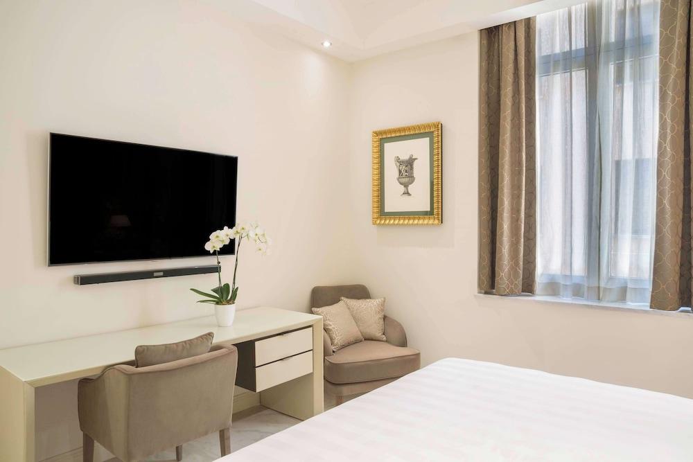 Aleph Rome Hotel, Curio Collection by Hilton Room Type - Deluxe Room, 1 King Bed, Accessible
