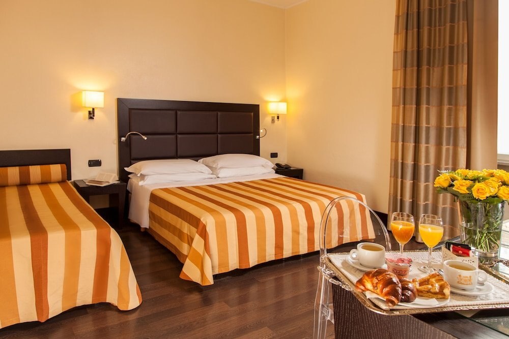 Hotel Buenos Aires Room Type - Triple Room Hotel Buenos Aires Room Type - Triple Room
