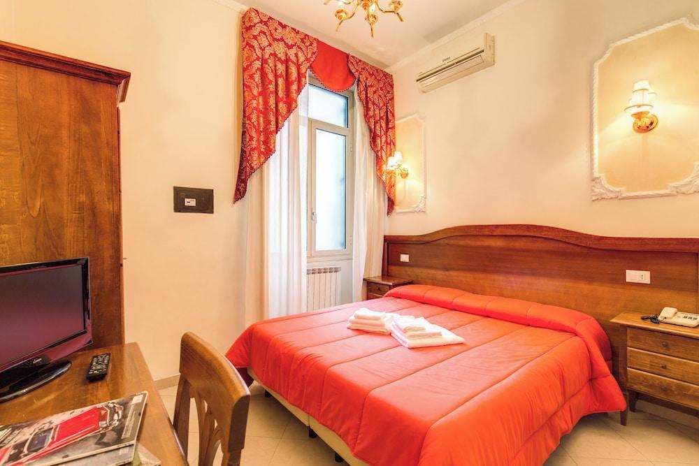 Hotel Cambridge Room Type - Standard Room