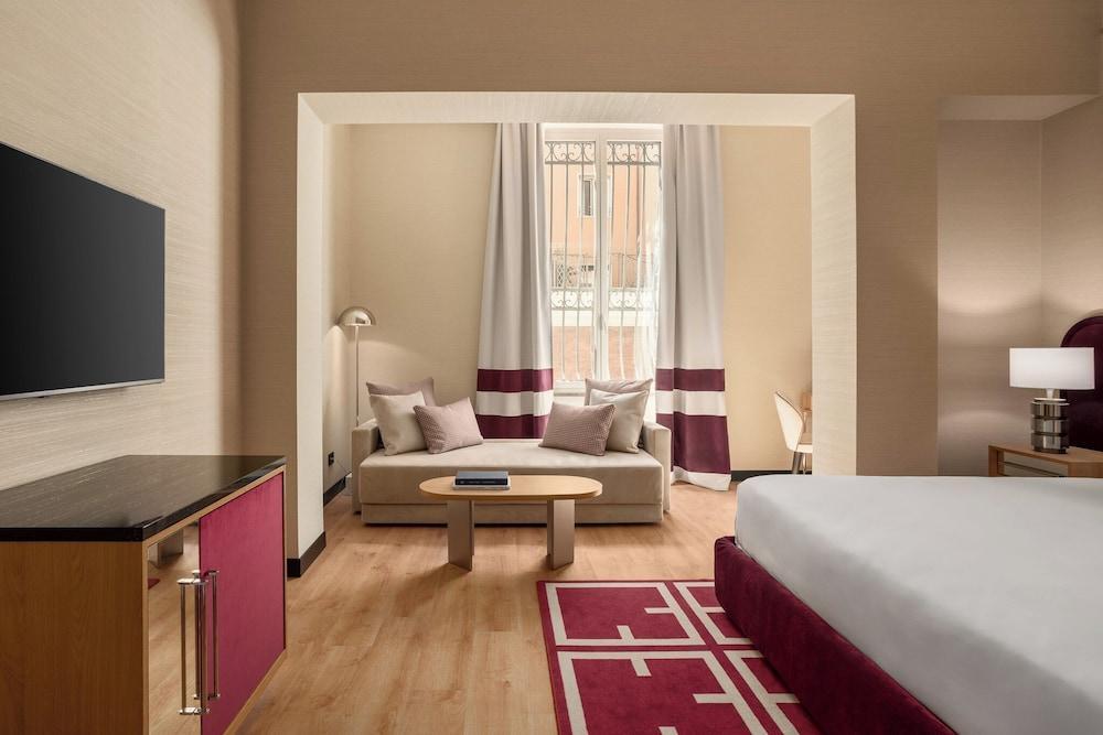 Room Mate Collection Mia, Rome Colosseum Room Type - Triple Room