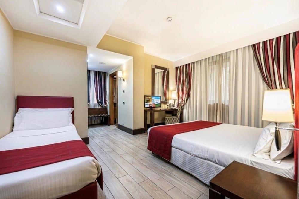 Cardinal Hotel St. Peter Room Type - Triple Room