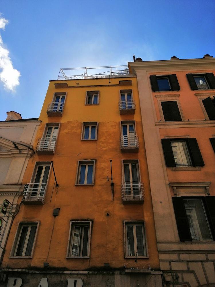 Hotel 53 Cinquantatre - Tap to explore photos