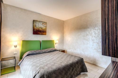 Hotel Isola Sacra Rome Airport - Tap to explore photos