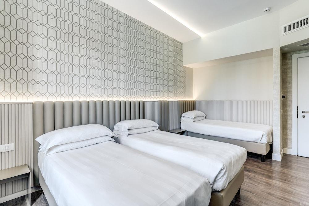 Hotel Isola Sacra Rome Airport Room Type - Superior Triple Room