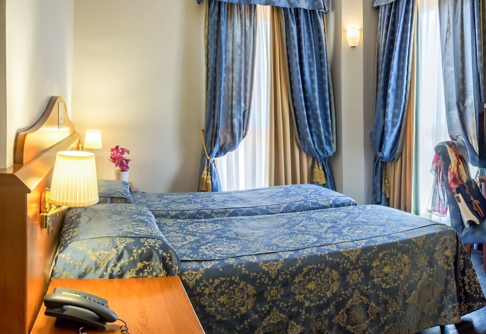 Excel Hotel Roma Ciampino - Tap to explore photos
