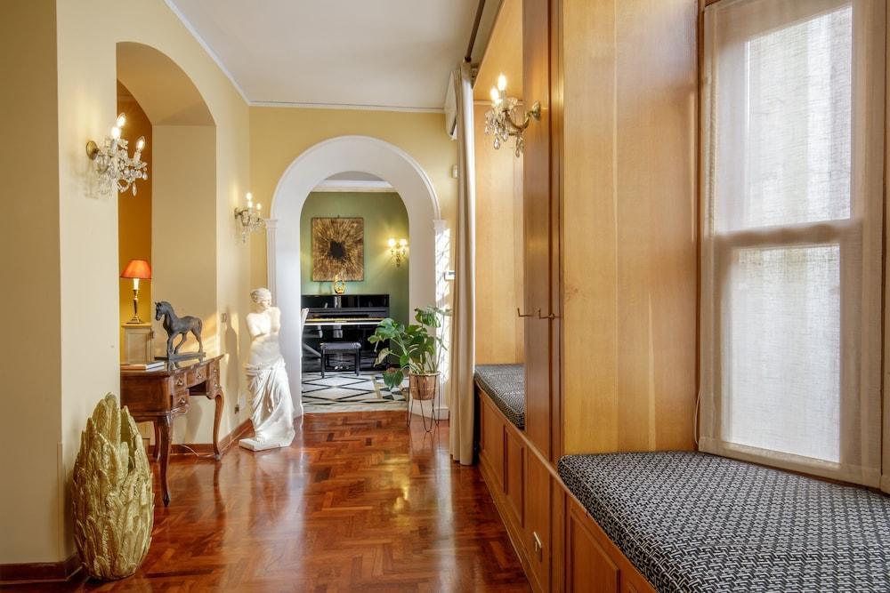 Condotti Boutique Hotel - Tap to explore photos