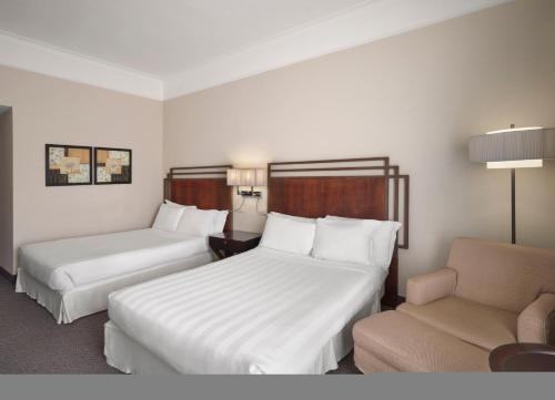 Crowne Plaza Rome-St. Peter's Hotel & Spa - Tap to explore photos