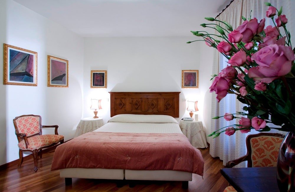 Hotel Columbia Room Type - Suite