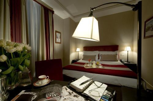 Dei Borgognoni Hotel - Tap to explore photos