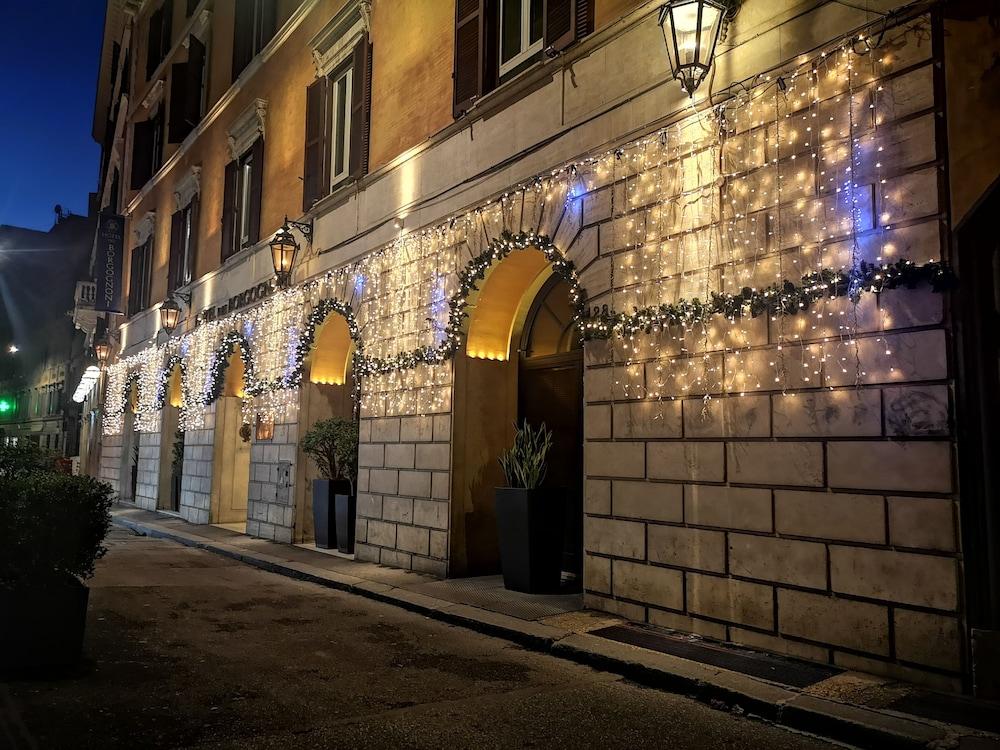 Dei Borgognoni Hotel - Tap to explore photos