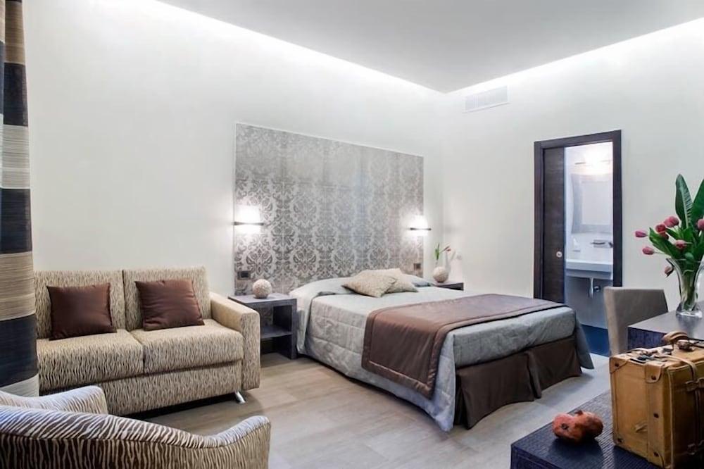 Hotel del Corso Room Type - Triple Room, Annex Building Hotel del Corso Room Type - Triple Room, Annex Building