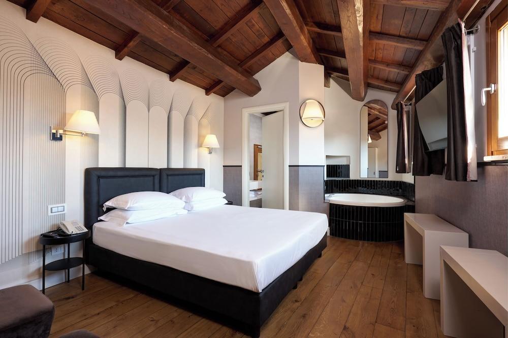 Hotel Navona Palace Collection Room Type - Superior Suite