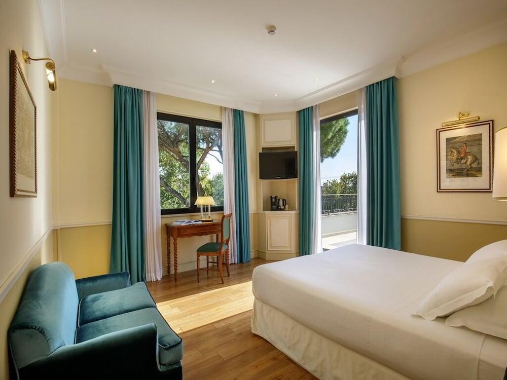 Donna Laura Palace by OMNIA hotels - Tap to explore photos