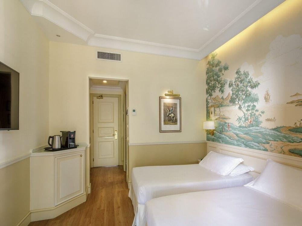 Donna Laura Palace by OMNIA hotels - Tap to explore photos