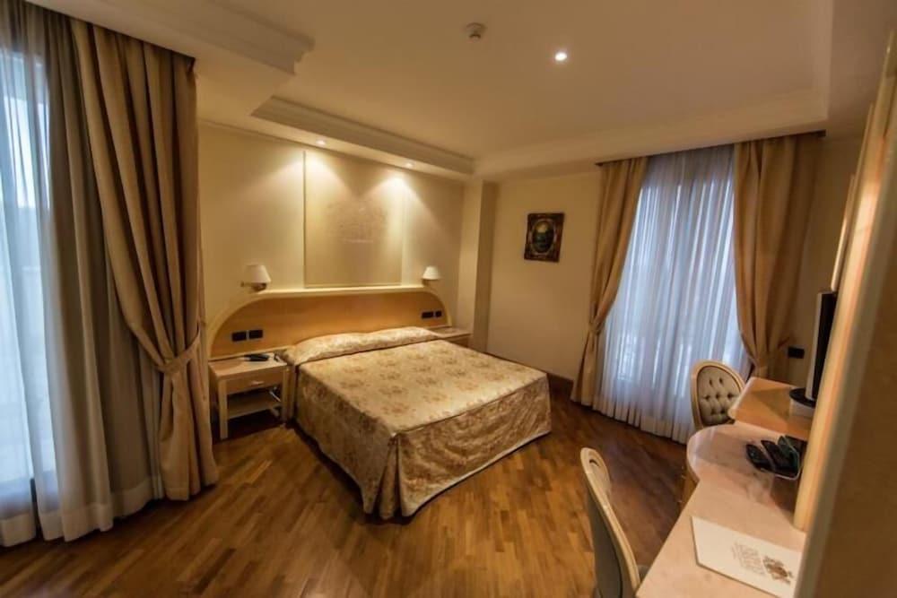 LH Domus Caesari Room Type - Standard Double or Twin Room LH Domus Caesari Room Type - Standard Double or Twin Room