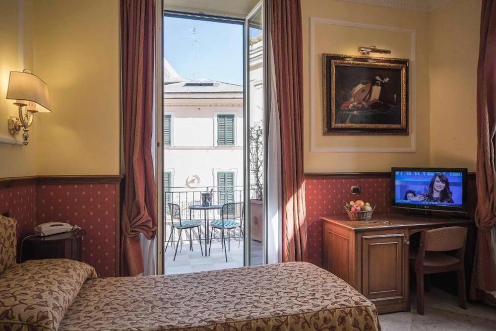 Hotel Donatello - Tap to explore photos